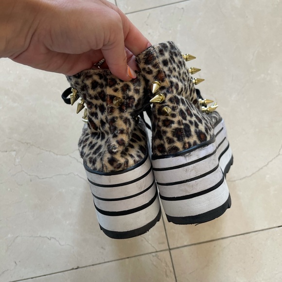 COPY - YRU platform cheetah sneakers - Picture 5 of 5